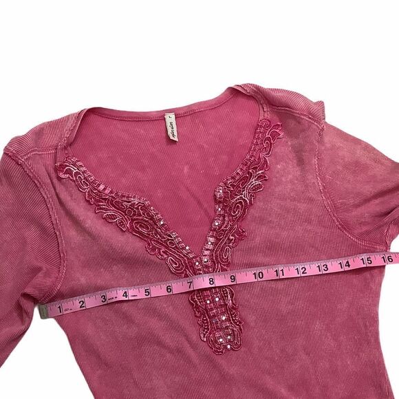 Y2K Taryn Taylor Ribbed Pink Stone Washed  Embellished V-Neck Top - Picture 4 of 6